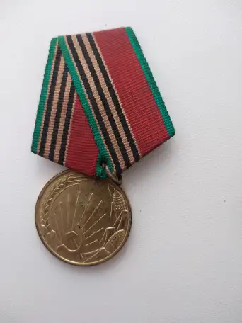 Продам  совецкие медали, фотография 9