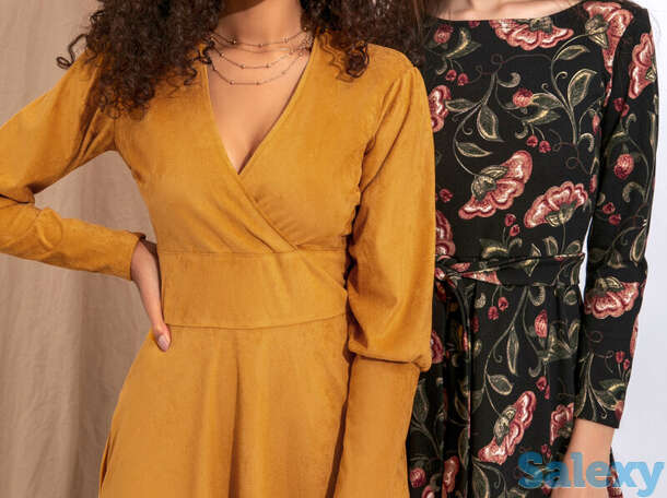 Замшевое приталенное платье, фотография 1