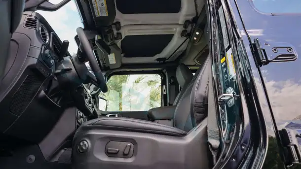 Jeep Wrangler Unlimited Sahara, фотография 3