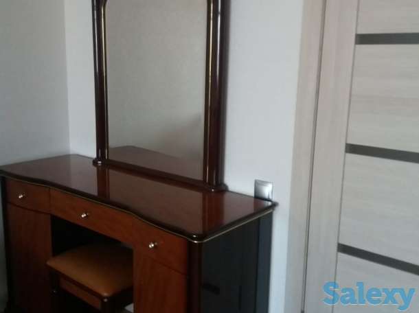 Комод с зеркалом, фотография 1