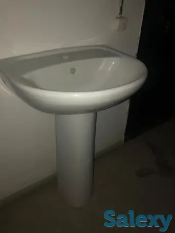 Раковина умывальника с пьедесталом, фотография 1