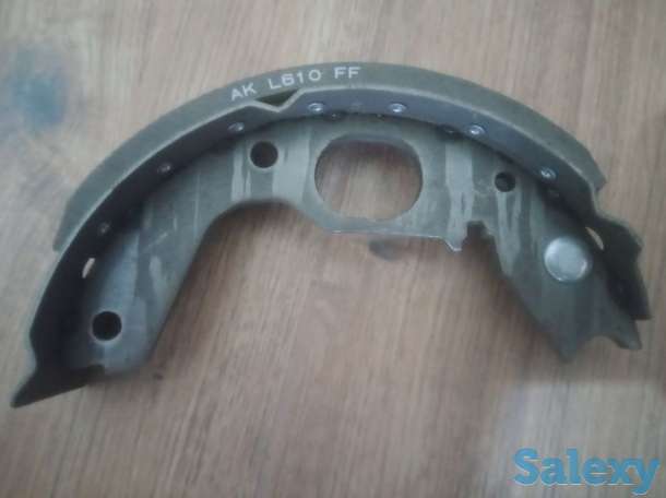 Колодки ручного тормоза на Митсубиси Монтеро, фотография 1