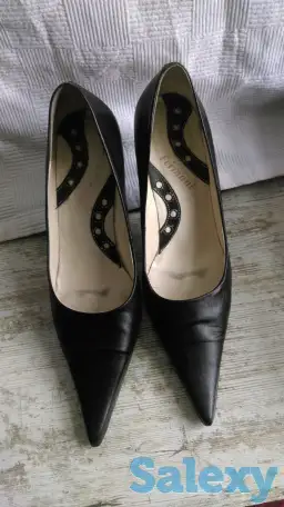 Классические женские лодочки на низком каблуке,, фотография 1