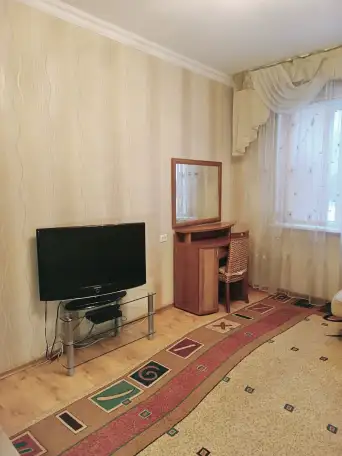 Продается 1-ком. квартира, общая площадь 38.1 кв.м., кухня 8 кв.м. на 3 этаже, фотография 4