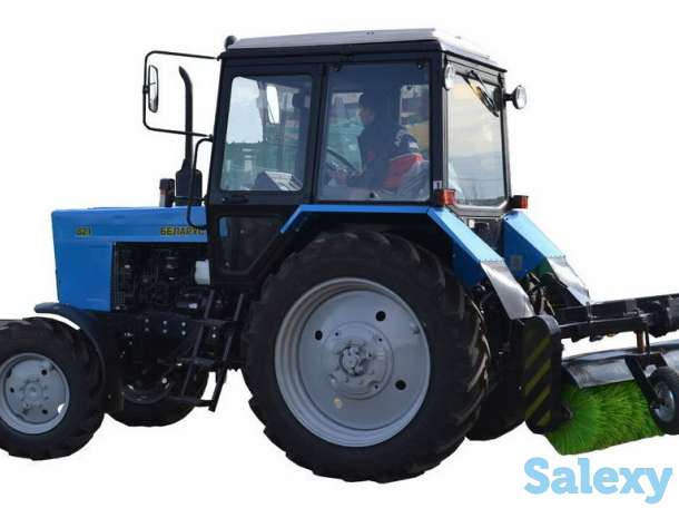 Машина подметально-уборочная с плужно-щёточным оборудованием, фотография 1