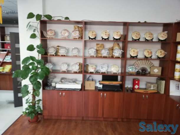 Продам деревянные стол, шкаф полки для магазина, фотография 3