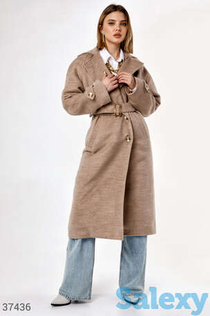 Классическое пальто бежевого оттенка, фотография 1