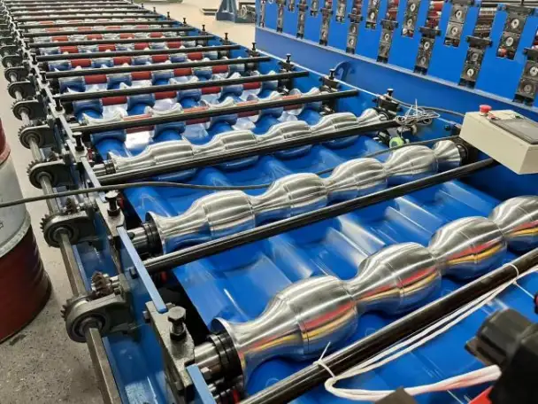 Станок для производства металлочерепицы, фотография 1