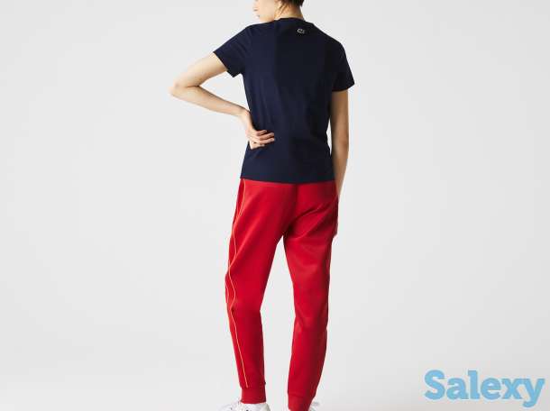 Женская футболка lacoste branding из хлопка с круглым вырезом и принтом, фотография 2