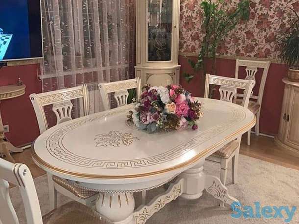 Роскошный кухонный стол, фотография 1