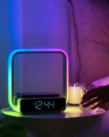 LED-светильник с RGB-подсветкой и беспроводной зарядкой, фотография 6