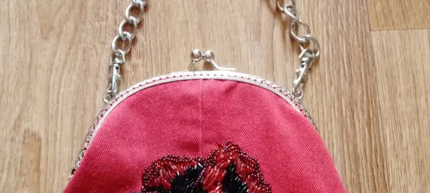 Сумка с ручной вышивкой и фермуаром, фотография 5