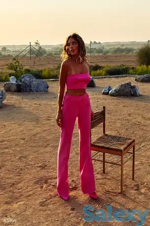 Брюки клеш в малиновом оттенке, фотография 1