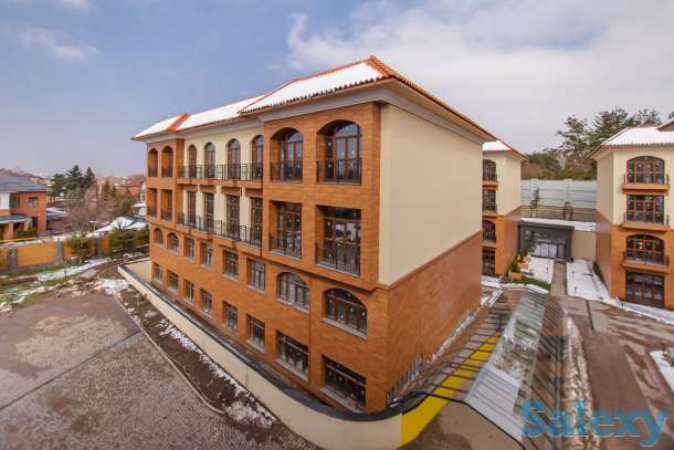 3-комнатная квартира, 212.3 м², 1/3 этаж, мкр Горный Гигант, Тайманова 222/6, жк SOVMIN, фотография 2