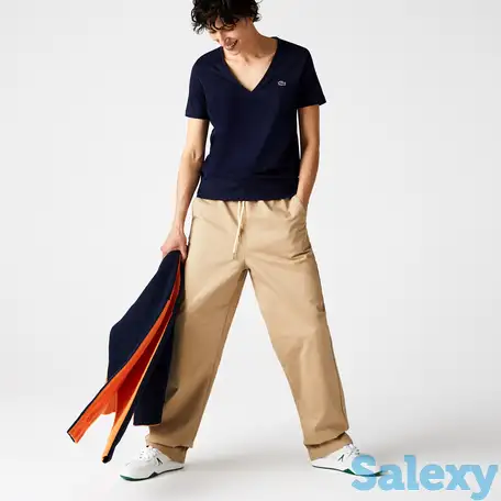 Женская футболка lacoste с v-образным вырезом, фотография 1