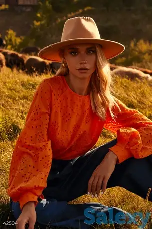 Оранжевая блуза из прошвы, фотография 1