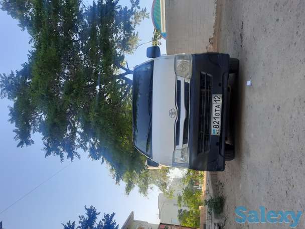 Ищу работу с личным  автомобилем Тойота Хайс 2012 года 14 мест, фотография 1