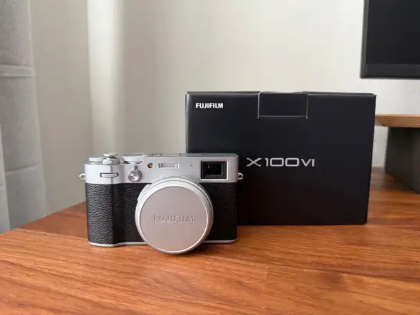 Цифровая камера FUJIFILM X100VI серебристая, фотография 1
