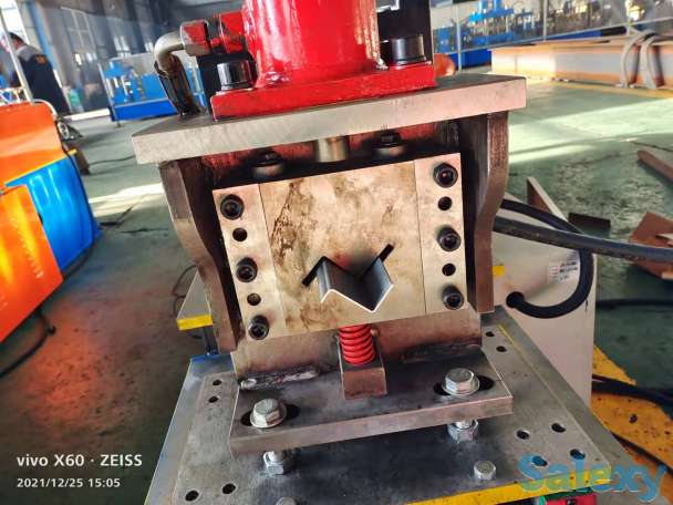 Станок  для изготовления Z-профилей 2040   Ⅰ. Вид     Ⅱ. Основные характиристики линии:  Толщина металла	1.2mm Материал, фотография 1