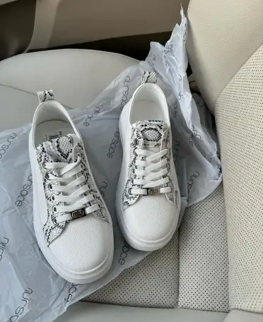 Новые женские кроссовки Nursace, фотография 1