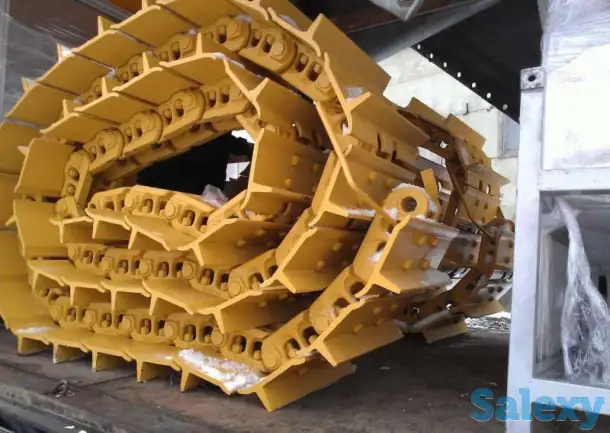 Гусеница на  Экскаваторы Бульдозера. CAT JCB Komatsu Mitsubishi, фотография 2