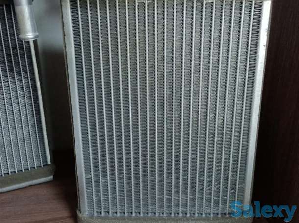 Радиатор печки (радиатор отопителя) на экскаватор Hyundai R305LC-7, фотография 1