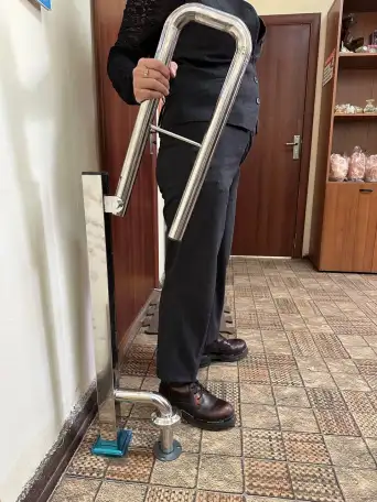 Поручень для инвалидов откиднойподъемный Хром с ножкой, фотография 3