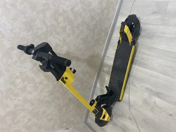 Электросамокат в идеальном состоянии, фотография 1