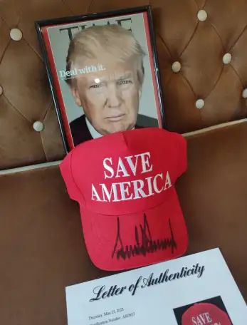 Бейсболка с автографом Дональда Трампа, фотография 5