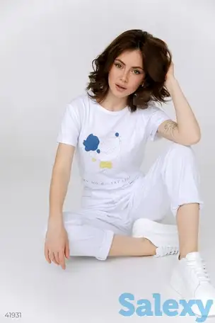 Белая футболка 