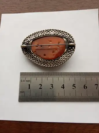 Продам брошь с балтийским янтарём, в отличном состоянии, изготовлена в 1961-ом году, на заказ, стоимость 25000 тенге. Пр, фотография 2