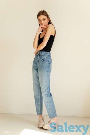 Кастомизированные джинсы голубого цвета, фотография 1