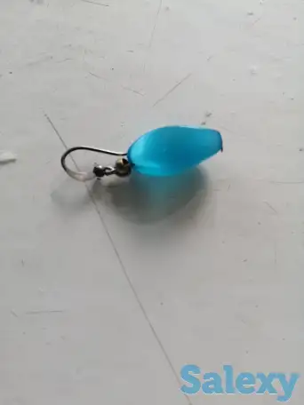 Продам красивые серёжки с камнем 