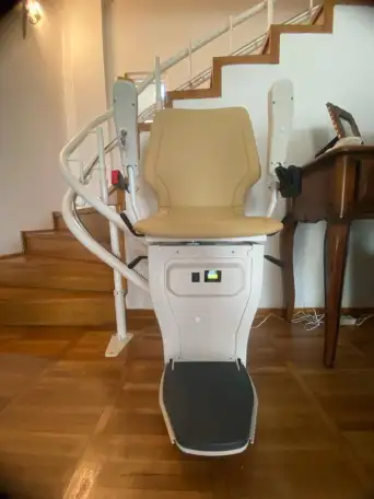 Стульчиковый инвалидный подъемник, фотография 2