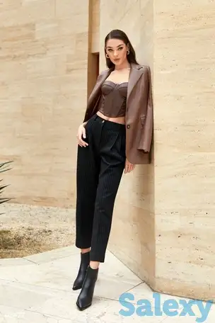 Брюки зауженные в полоску, фотография 1