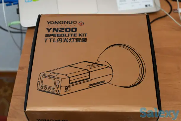 Вспышка Yongnuo YN200 + синхронизатор Yongnuo 560 TX Pro, фотография 2