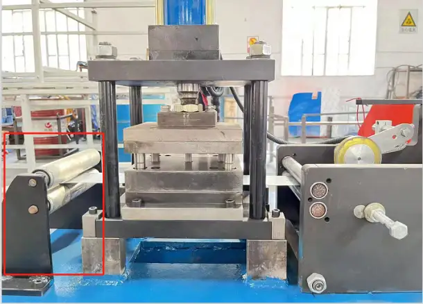 Станок для изготовления профилей для крепления клинкера, фотография 4