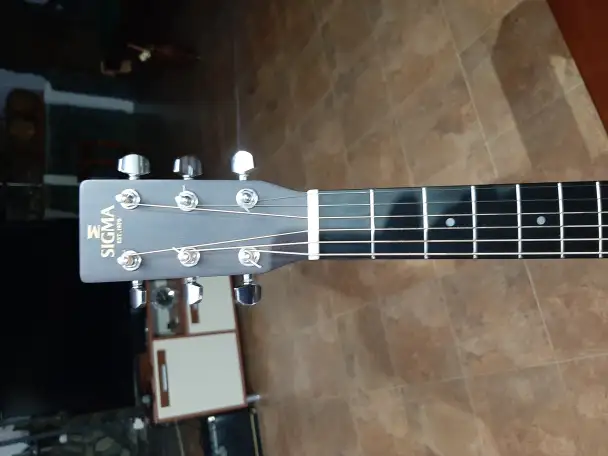 Продам электроакустическую гитару, гитарный комбоусилитель, беспроводную акустическую систему, микрофонную стойку с микр, фотография 4