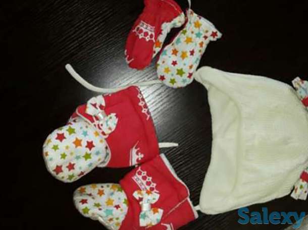 Наборчик шапка, варежки, пинетки, фотография 1