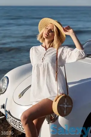 Белая блуза с вышивкой, фотография 1