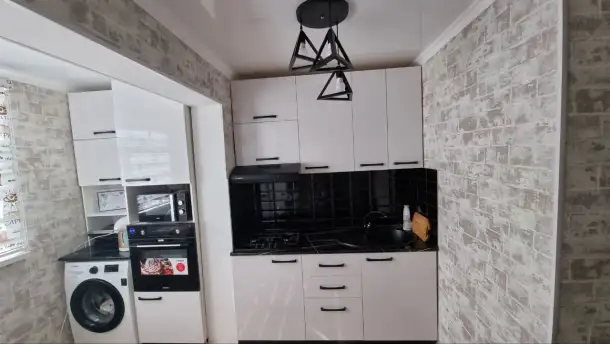 Продам 2-комнатную квартиру, 17 микрорайон, фотография 1