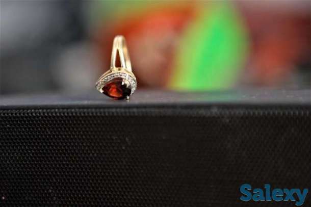 Золотое кольцо с алмазами, фотография 1