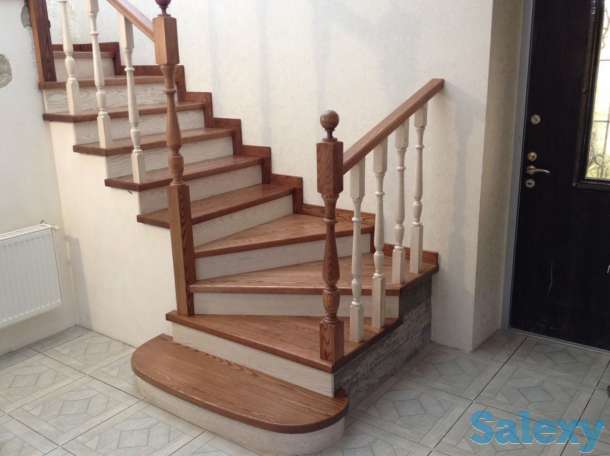 Изготовление деревянных лестниц,дверей. Материал сосна, бук, ясень., фотография 1