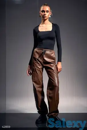 Штаны карго из экокожи, фотография 1