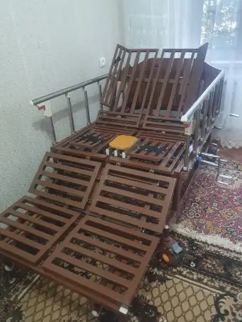 Многофункциональная механическая кровать для инвалидов, фотография 3