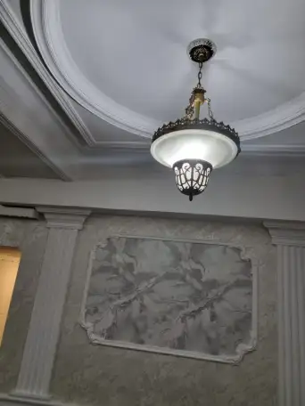 Люстры бу в хорошем состоянии, большие 2 шт, маленькие 5 шт. Использовали в кафе. Продаем так как сделали ремонт  поме, фотография 1