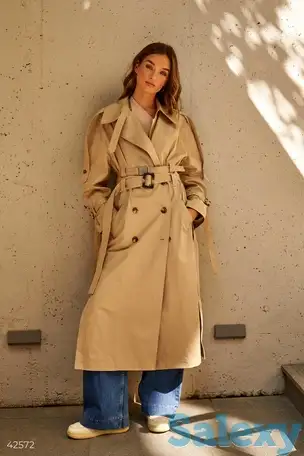 Плащ двубортный в бежевом цвете, фотография 1