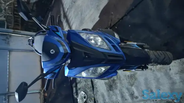 Срочно продаётся скутер 150 кубов. Скутер в хорошем состоянии. Работают фары, Аварийка и тд. В комплекте имеется багажни, фотография 1