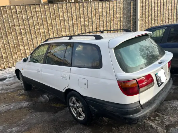 Toyota Caldina, фотография 5