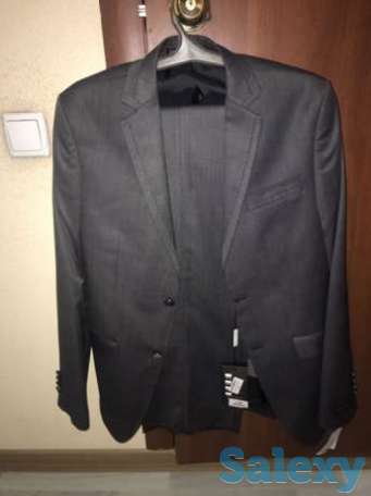 Костюм серый деловой, фотография 1